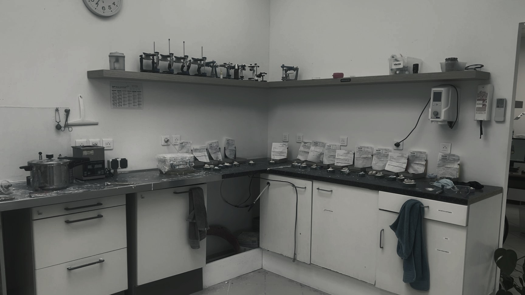 Zone de préparation et matériaux du laboratoire